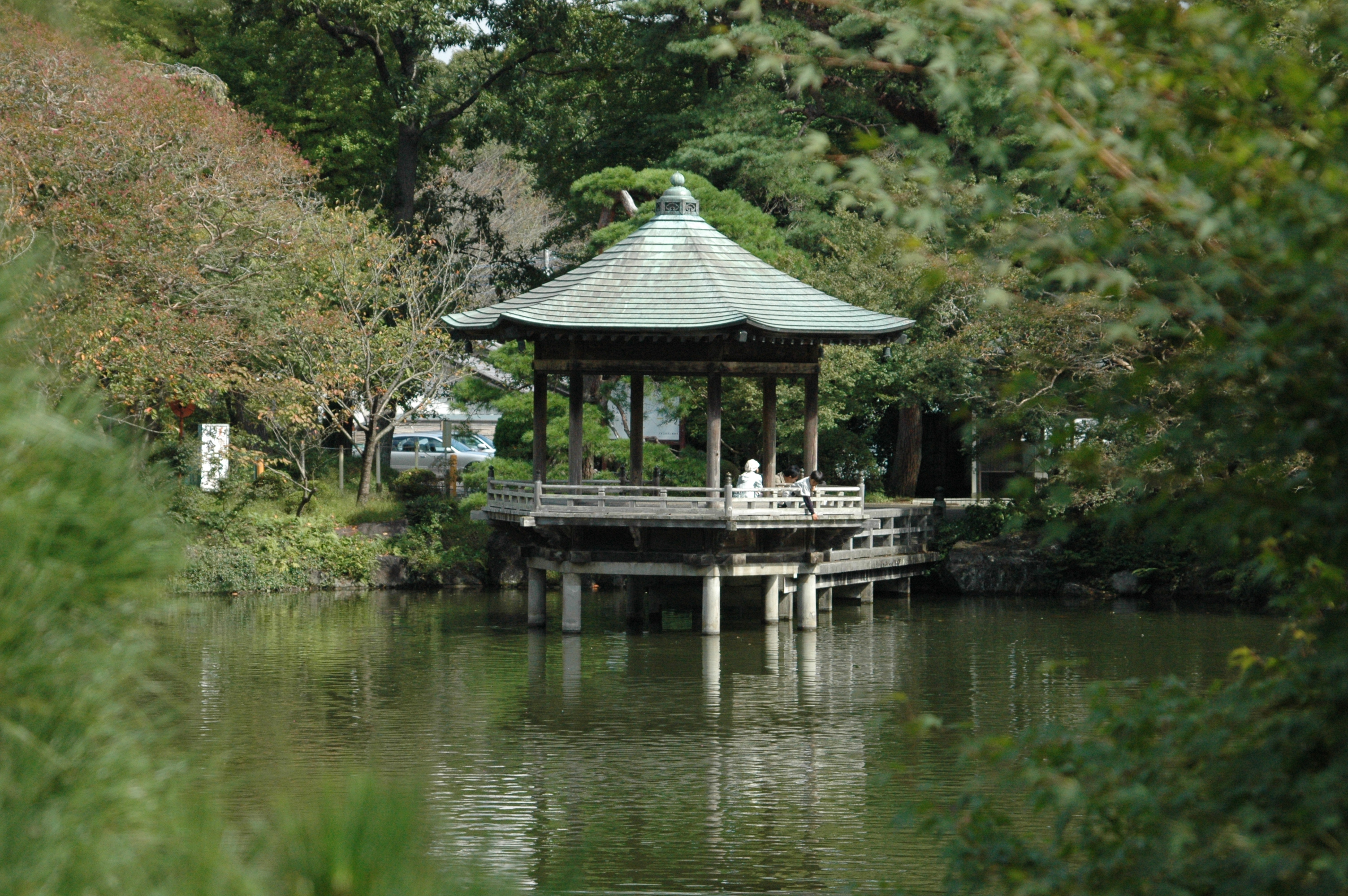 Japanisches Teehaus auf dem Wasser